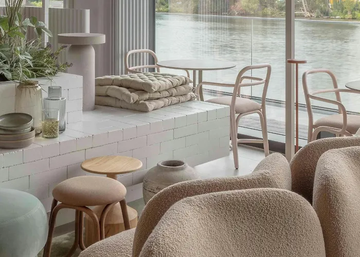 Locke At East Side Gallery Berlin